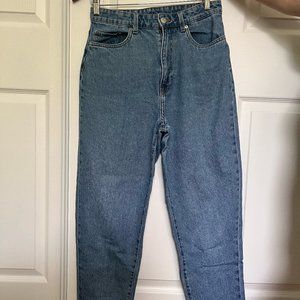 Loose Mom Jeans